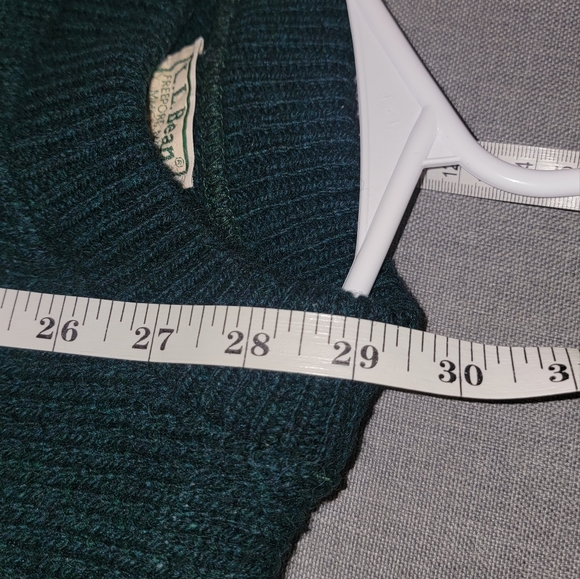 LL Bean vintage dark Green wool Sweater Size Large 85% wool Made in USA - Picture 5 of 5